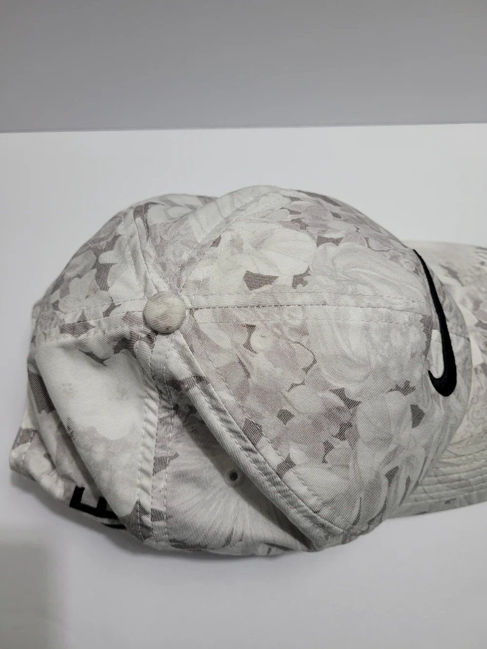 Nike Golf Aerobill Classic 99 Magnolia Floral Hat/Cap